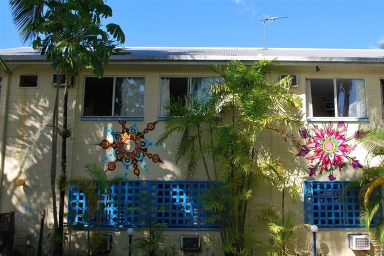 Mad Monkey Village Cairns Exterior photo
