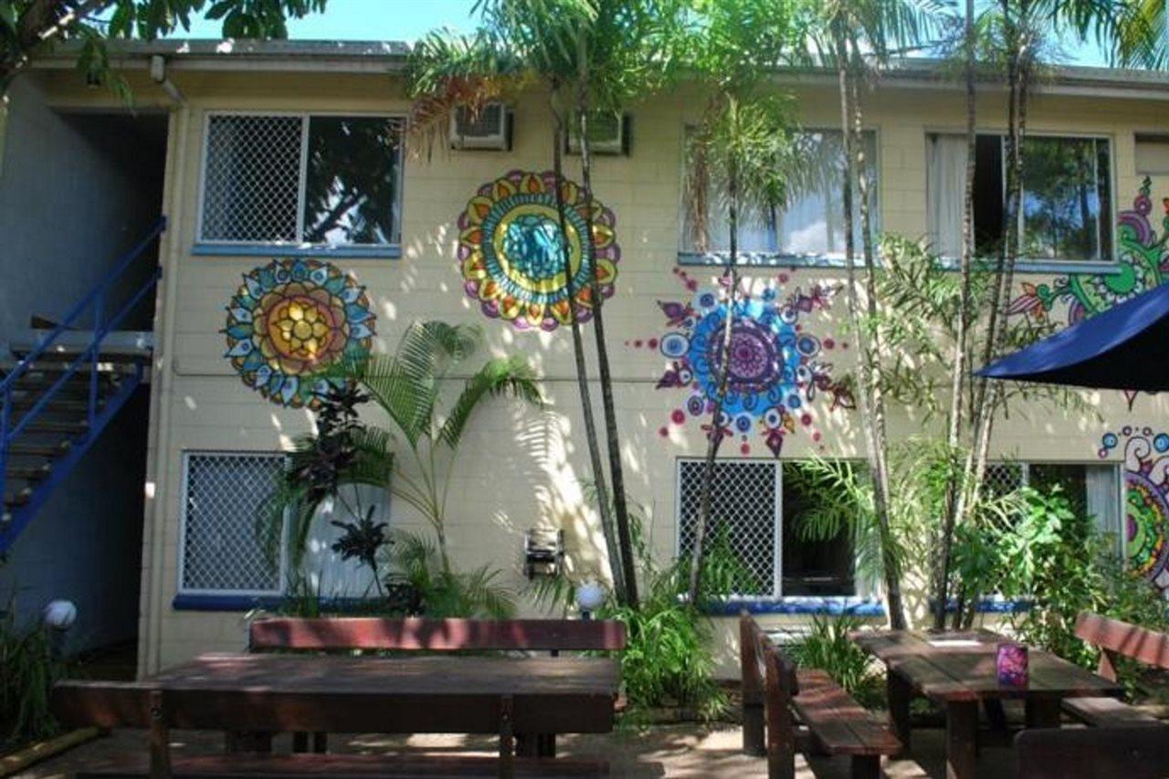 Mad Monkey Village Cairns Exterior photo