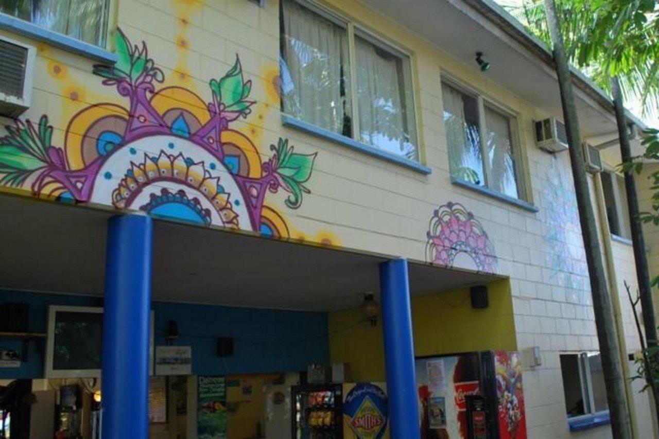 Mad Monkey Village Cairns Exterior photo